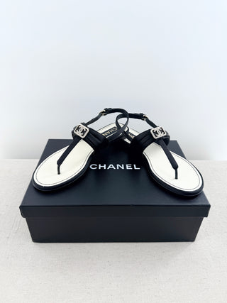 Chanel suede thong sandals, 37