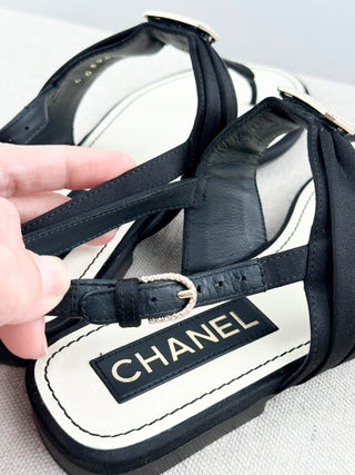 Chanel suede thong sandals, 37
