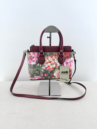 Gucci GG supreme blooms small zip tote bag with strap