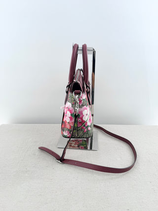 Gucci GG supreme blooms small zip tote bag with strap