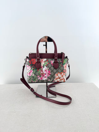 Gucci GG supreme blooms small zip tote bag with strap