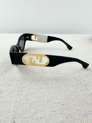 Fendi FE 4004 sunglasses