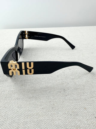 Miu Mu SMU 09 VS sunglasses