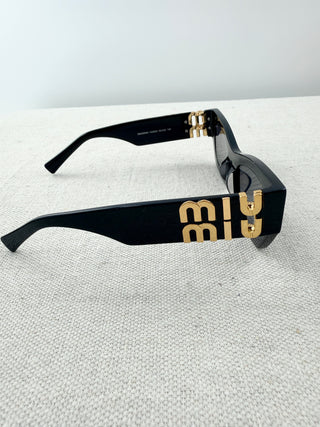 Miu Mu SMU 09 VS sunglasses