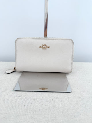 Coach medium size leather wallet