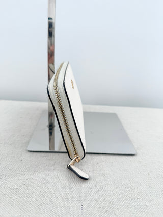 Coach medium size leather wallet