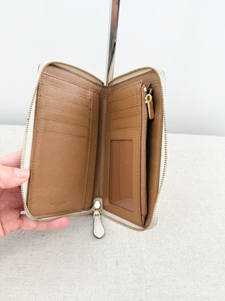 Coach medium size leather wallet