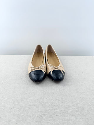 Chanel leather ballet 2 tone flats, 38