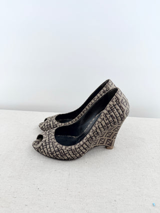Fendi Logo peep toe pump, 37 1/2