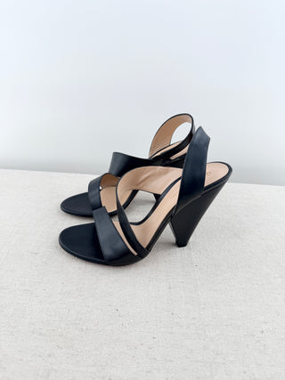 Gianvito Rossi Black heels with crisscross straps, 38