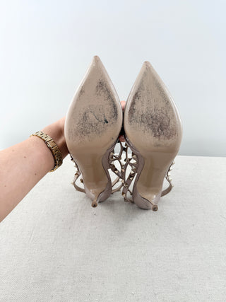 Valentino pointy toe rockstud patent leather shoes, 39