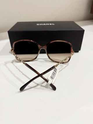 Chanel oversized sunglasses 5210 Q with chain temples