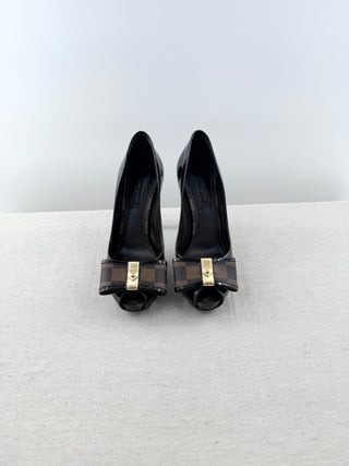 Louis Vuitton patent leather platform peep toe pumps with bow, 37