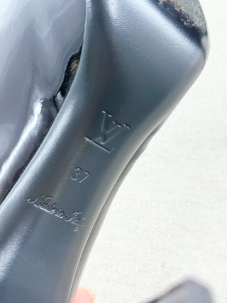Louis Vuitton patent leather platform peep toe pumps with bow, 37