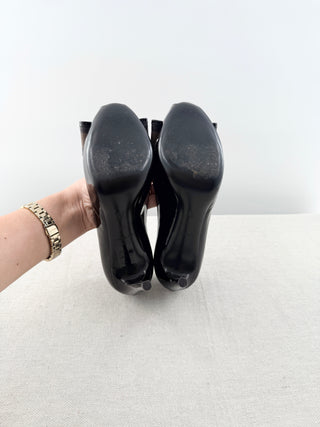 Louis Vuitton patent leather platform peep toe pumps with bow, 37