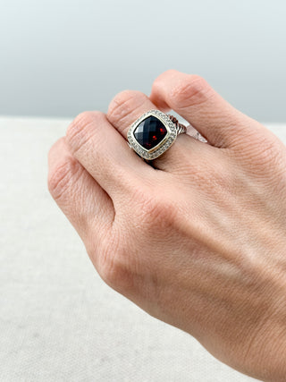 David Yurman albion ring sterling silver, diamonds and garnet stone, 7