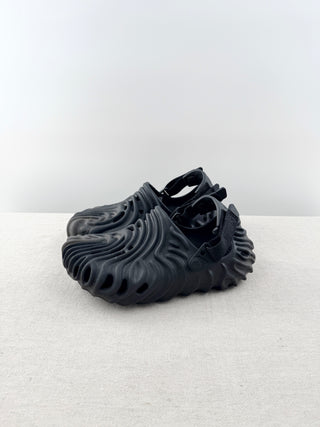 Salehe Bembury x Crocs sasquatch clogs, W 6