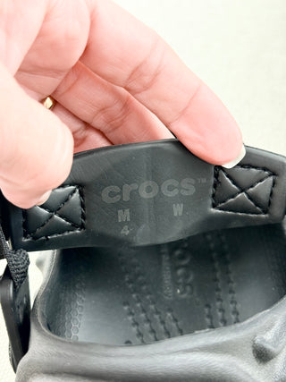Salehe Bembury x Crocs sasquatch clogs, W 6