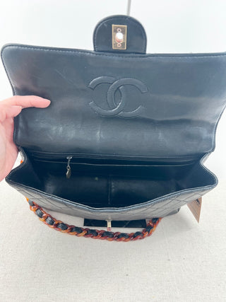 CHANEL vintage jumbo lambskin bag with tortoise shell single flap
