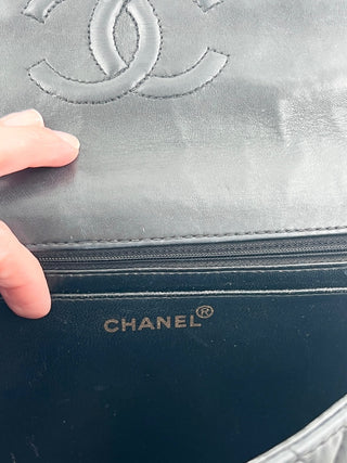 CHANEL vintage jumbo lambskin bag with tortoise shell single flap