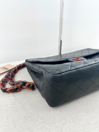 CHANEL vintage jumbo lambskin bag with tortoise shell single flap