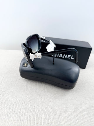 Chanel vintage oversized sunglasses with bow detail
