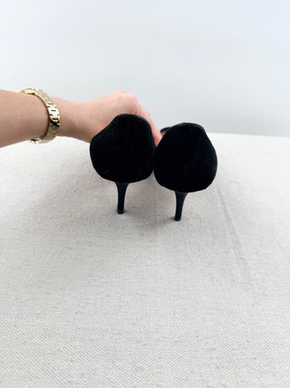 Christian Louboutin mid heel pointy velvet pumps, 38