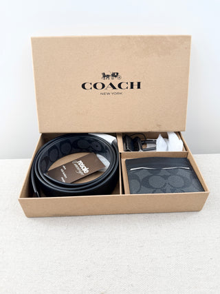Coach gift set leather belt and card case, 42