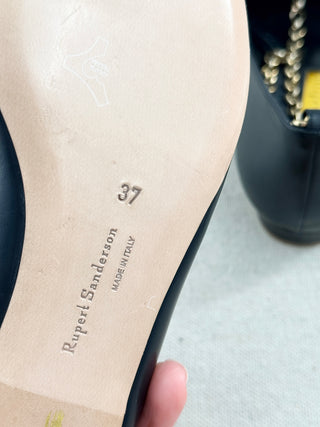 Rupert Sanderson leather eye shoes flats with gold chain, 37