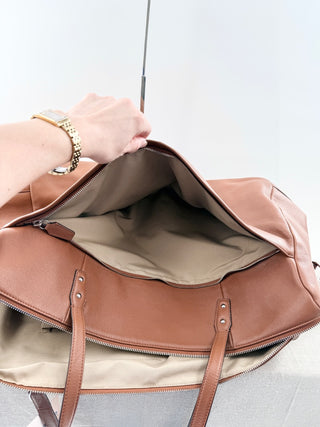 Coach pebbled leather large travel duffle bag with strap