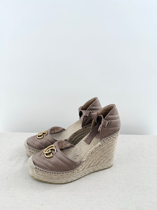 Gucci marmont GG raffia and leather platform sandals, 40
