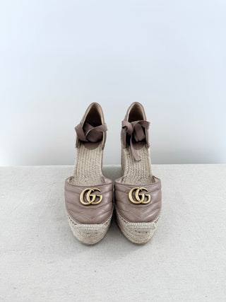 Gucci marmont GG raffia and leather platform sandals, 40
