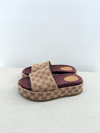 Gucci flat platform GG canvas slides angelina, 40