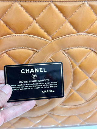 Chanel CC logo quilted patent leather top handle bag