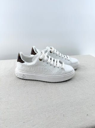 Louis Vuitton time out leather sneaker, 39