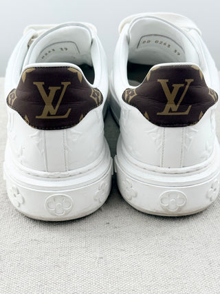 Louis Vuitton time out leather sneaker, 39