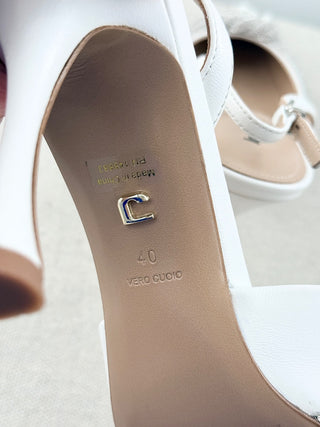 NWT Lola Cruz Alice Leather & Rhinestone Pointed Slingback Pumps White EU 40
