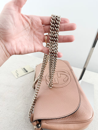 Gucci soho flap leather cross body bag with chain strap