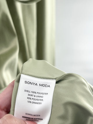 Sonya Moda Sydney sleeveless lace and satin gown dress, M