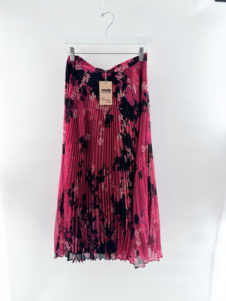 Twinset flowy pleated skirt with all over floral print designed with lightweight, slightly sheer feel, S