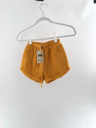 Cult Gaia kids Lev drawstring shorts in crinkled cotton gauze featuring scalloped hem detailing, 4T