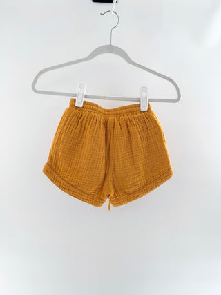 Cult Gaia kids Lev drawstring shorts in crinkled cotton gauze featuring scalloped hem detailing, 4T