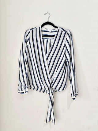 BB dakota white blue striped wrap top, M
