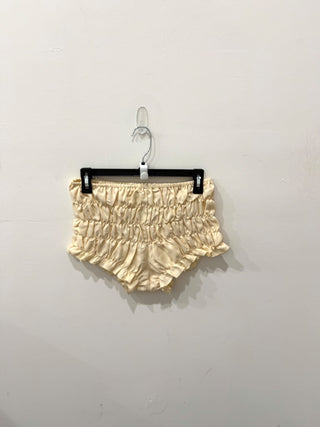 More to come Sets pale yellow, M