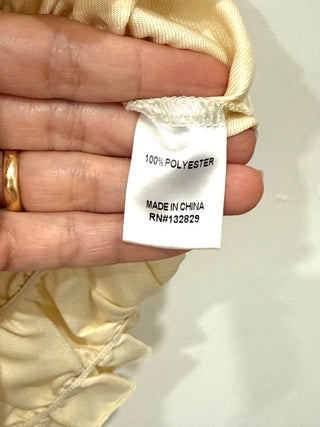 More to come Sets pale yellow, M