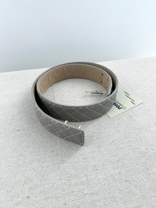 St. John quilted leather belt whipstich, S