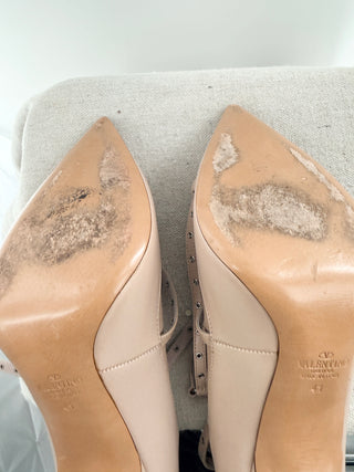 Valentino pointy toe leather pumps  with stud straps, 41