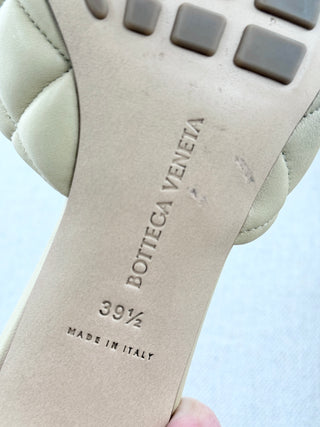 Bottega Veneta low heel leather sandals, 39.5
