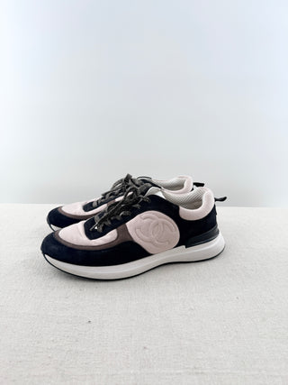 Chanel suede and fabric low top interlocking CC sneakers, 41