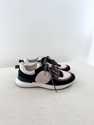 Chanel suede and fabric low top interlocking CC sneakers, 41